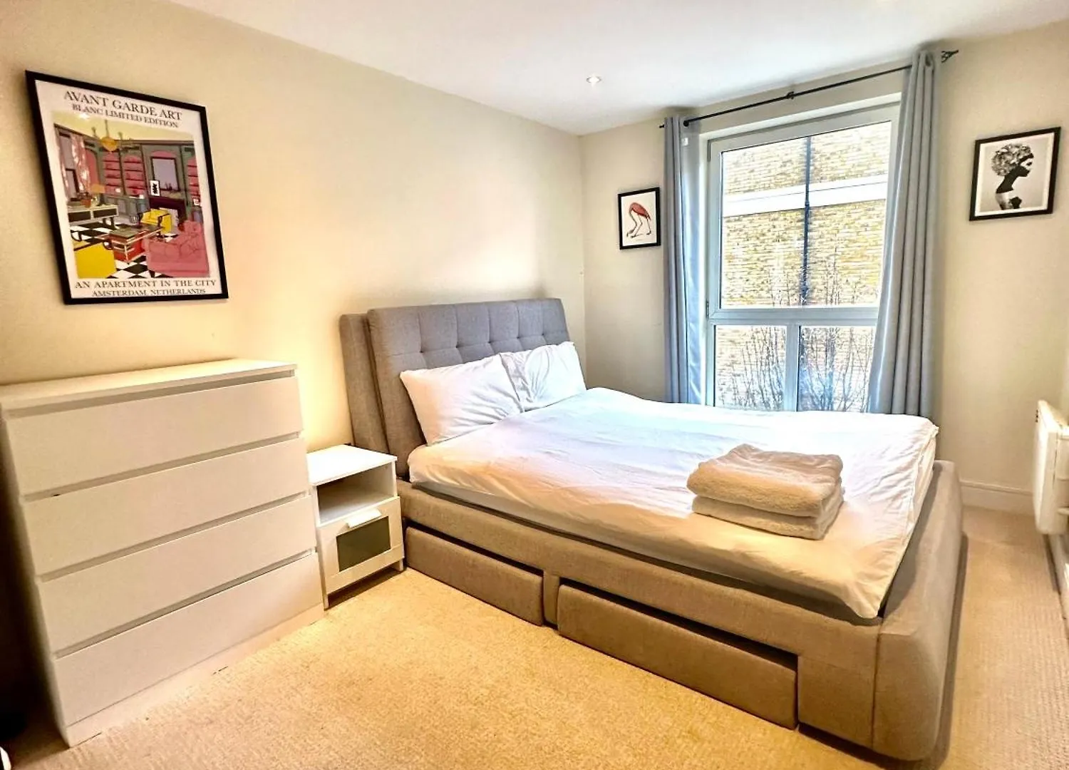 Modern 1 Bedroom Apartment Moments From Shoreditch location